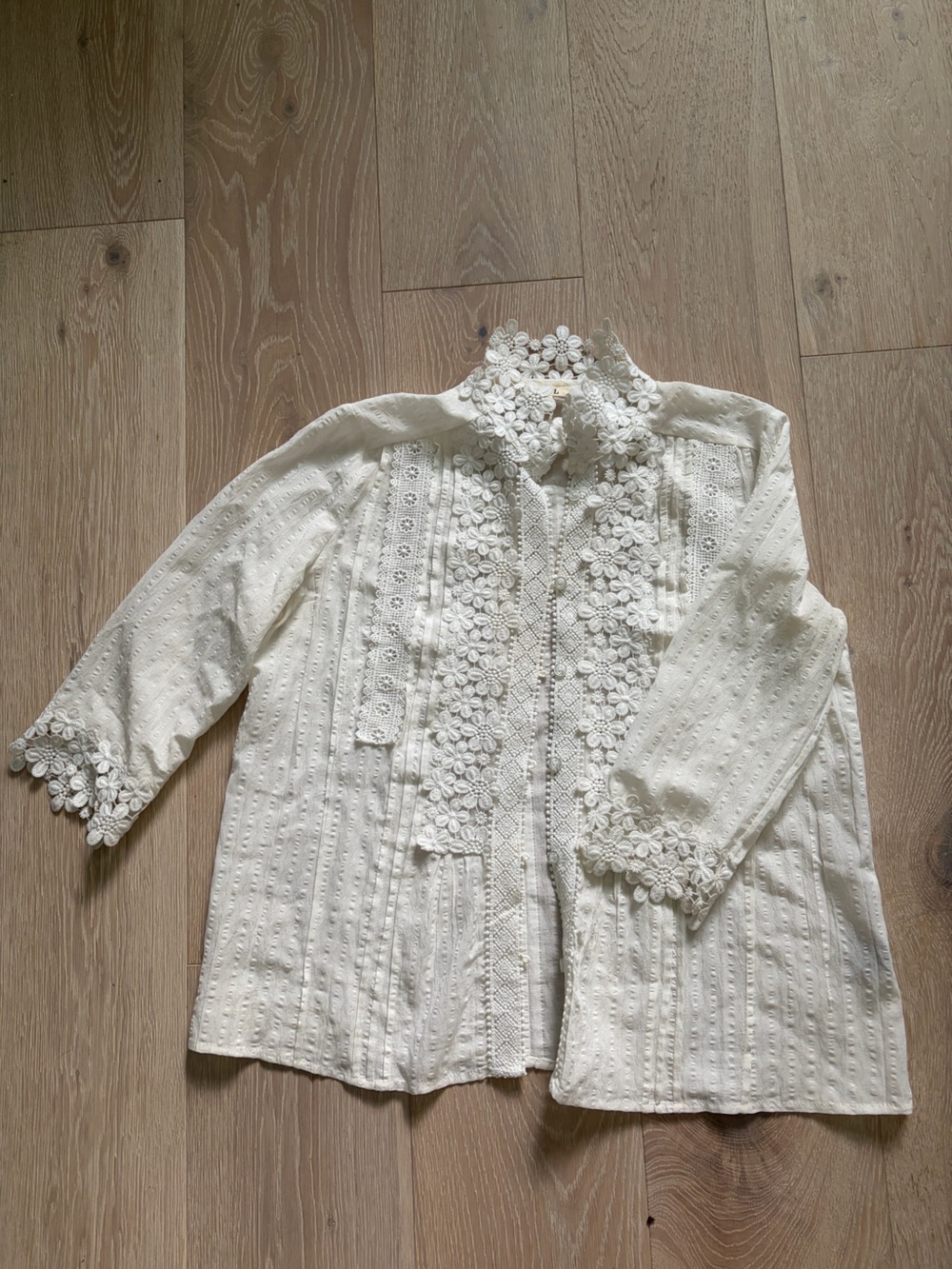 POL White Floral Appliqué Button-Down Top